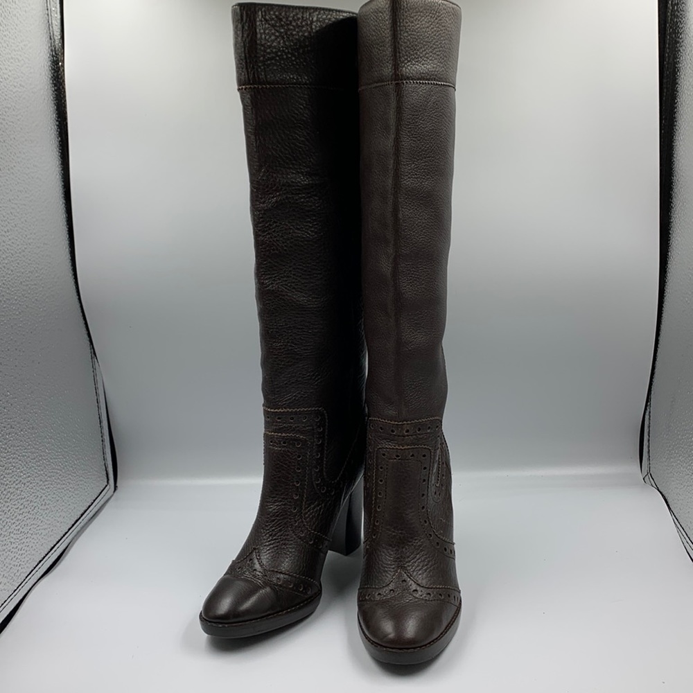 Heeled boots